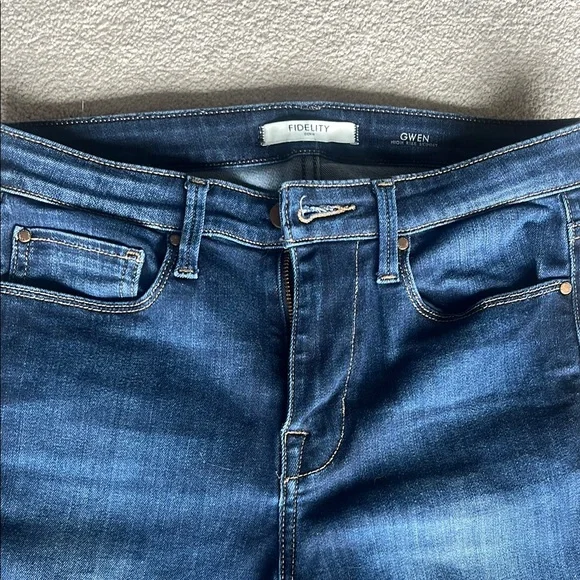 GWEN High Rise Skinny - Picture 2 of 5